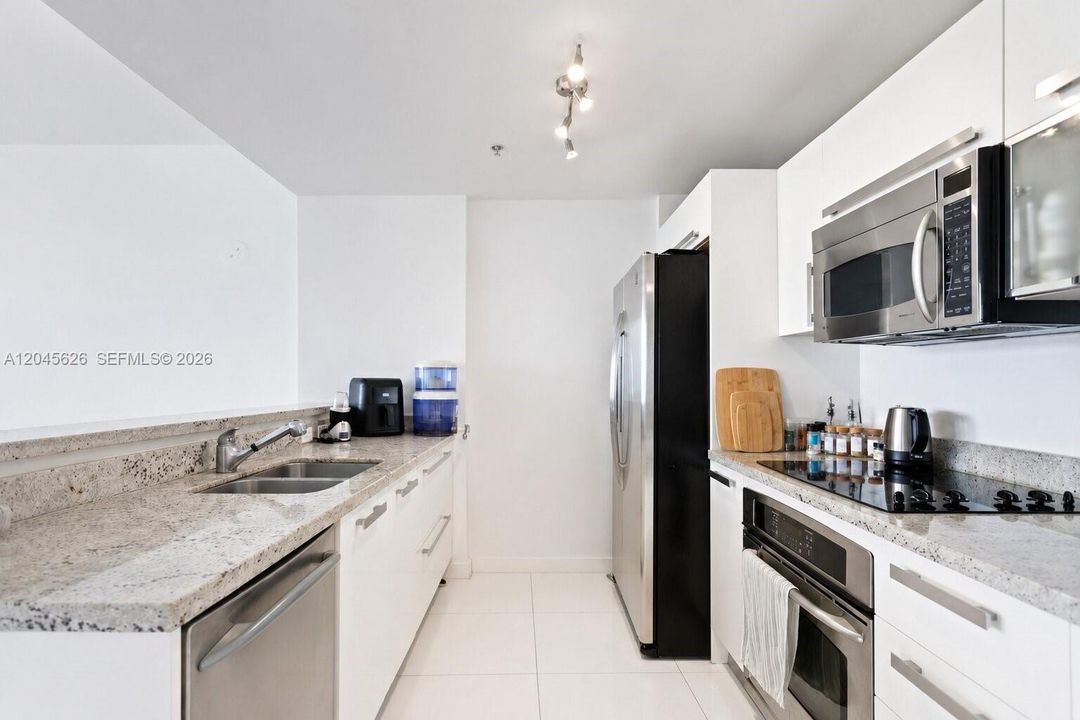 В аренду: $3,500 (1 спален, 1 ванн, 773 Квадратных фут)