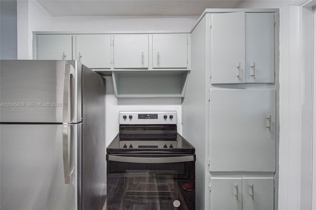 For Rent: $2,000 (1 beds, 1 baths, 657 Square Feet)