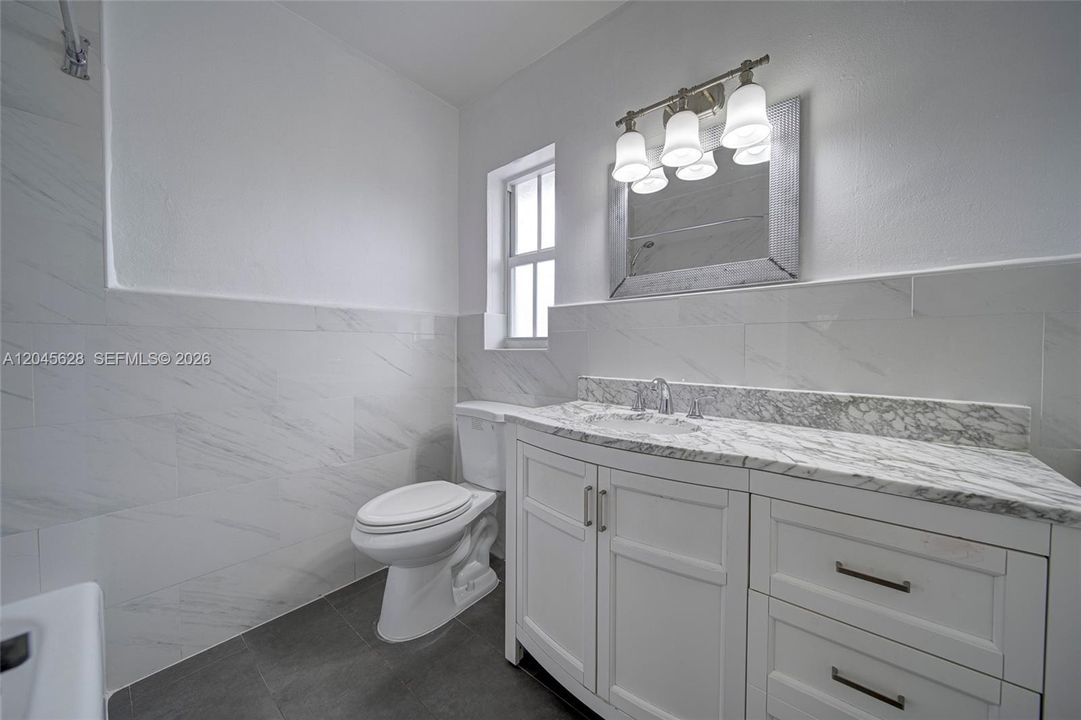 For Rent: $2,000 (1 beds, 1 baths, 657 Square Feet)