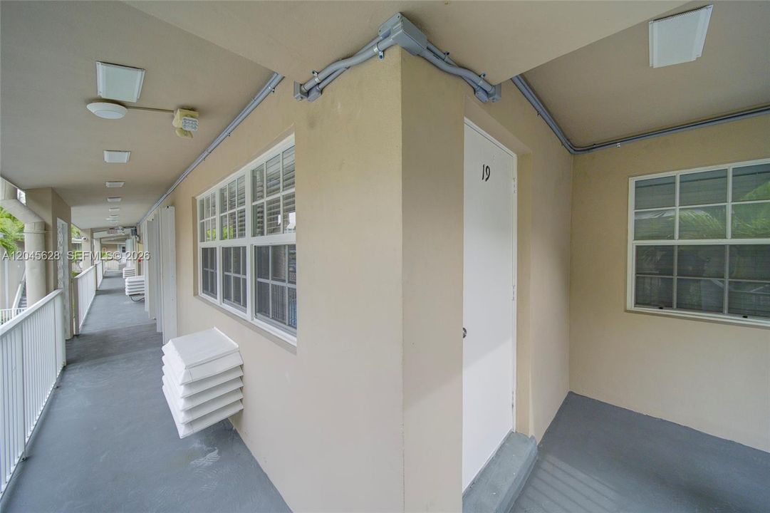 For Rent: $2,000 (1 beds, 1 baths, 657 Square Feet)