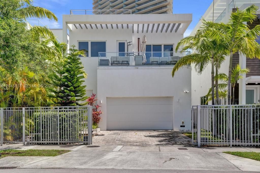 В аренду: $17,500 (5 спален, 4 ванн, 3156 Квадратных фут)