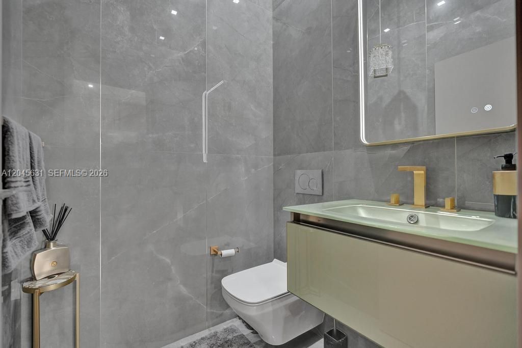 В аренду: $17,500 (5 спален, 4 ванн, 3156 Квадратных фут)