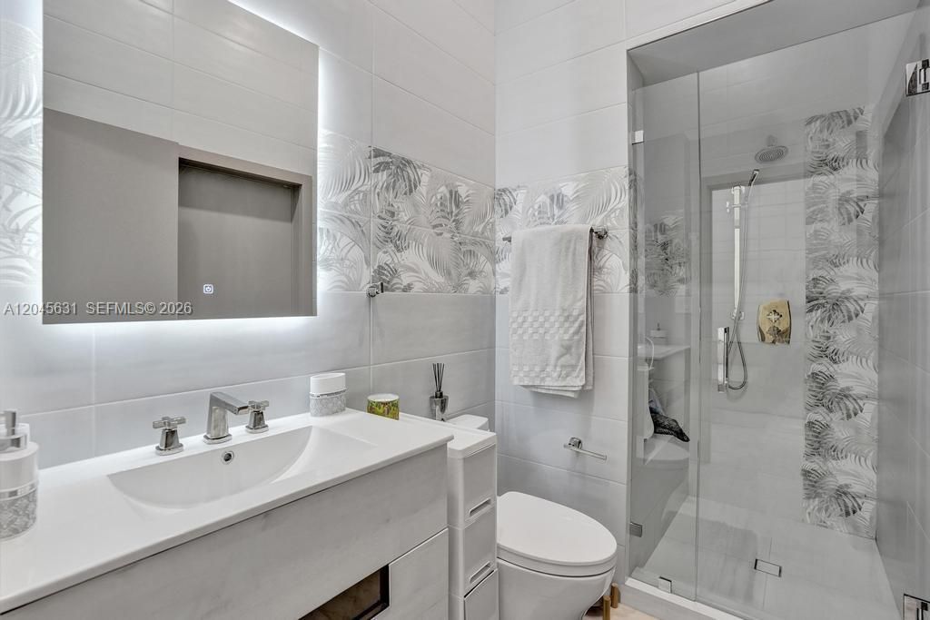 В аренду: $17,500 (5 спален, 4 ванн, 3156 Квадратных фут)