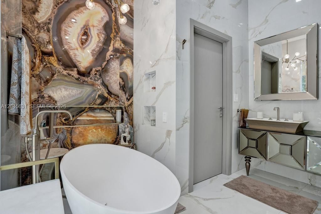 В аренду: $17,500 (5 спален, 4 ванн, 3156 Квадратных фут)