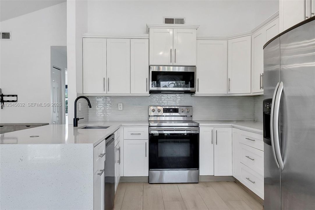 En Renta: $3,950 (3 camas, 2 baños, 1103 Pies cuadrados)
