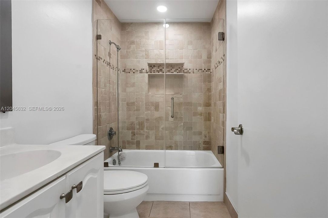 En Renta: $3,950 (3 camas, 2 baños, 1103 Pies cuadrados)