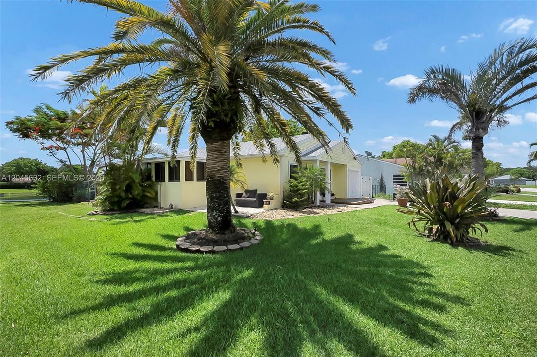 En Renta: $3,950 (3 camas, 2 baños, 1103 Pies cuadrados)