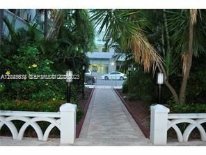 For Rent: $2,499 (2 beds, 1 baths, 700 Square Feet)