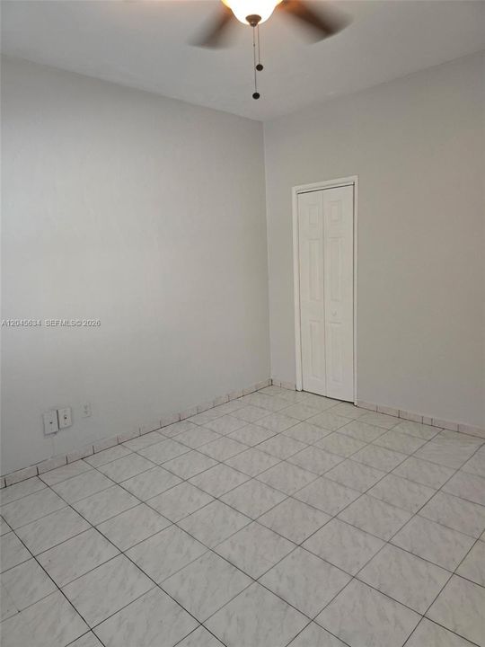 For Rent: $2,499 (2 beds, 1 baths, 700 Square Feet)