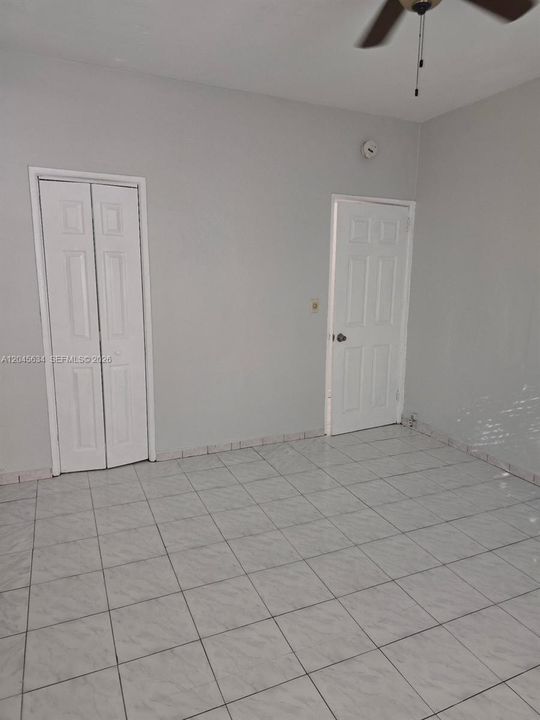 For Rent: $2,499 (2 beds, 1 baths, 700 Square Feet)