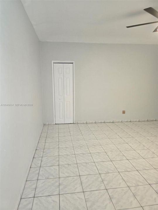 For Rent: $2,499 (2 beds, 1 baths, 700 Square Feet)