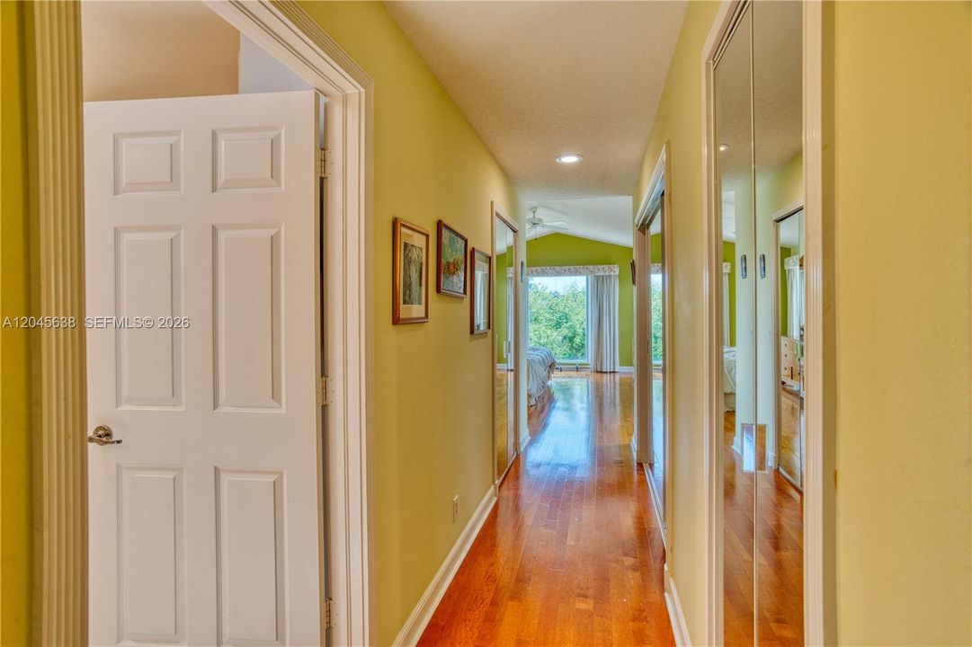 En Venta: $1,199,999 (4 camas, 4 baños, 3422 Pies cuadrados)
