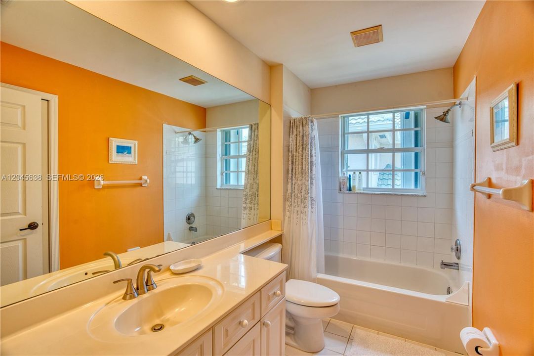 En Venta: $1,199,999 (4 camas, 4 baños, 3422 Pies cuadrados)
