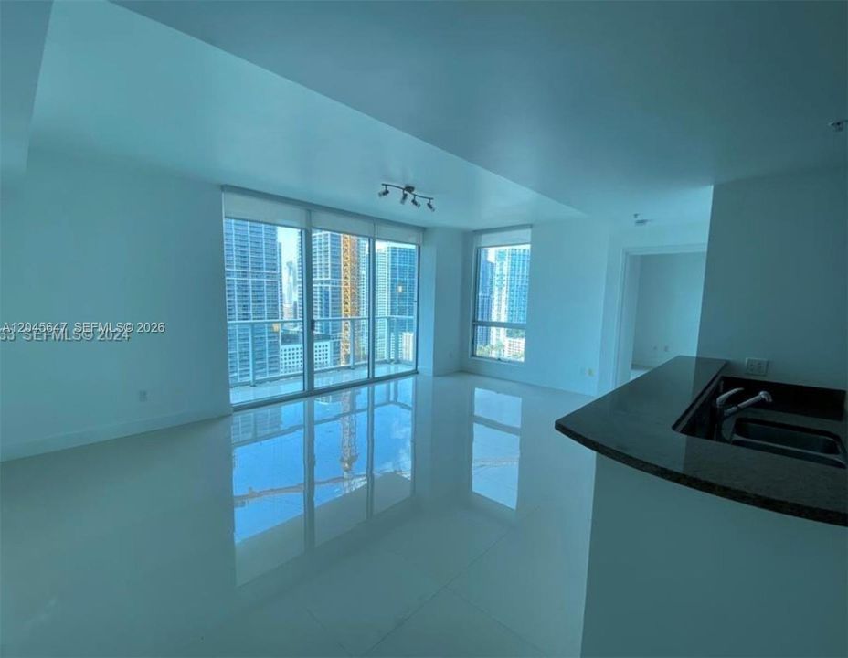 В аренду: $3,900 (2 спален, 2 ванн, 1017 Квадратных фут)