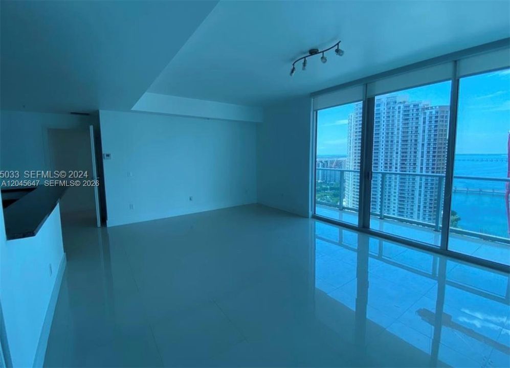В аренду: $3,900 (2 спален, 2 ванн, 1017 Квадратных фут)