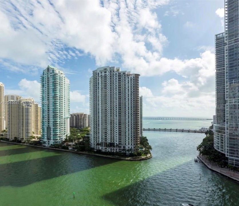 В аренду: $3,900 (2 спален, 2 ванн, 1017 Квадратных фут)