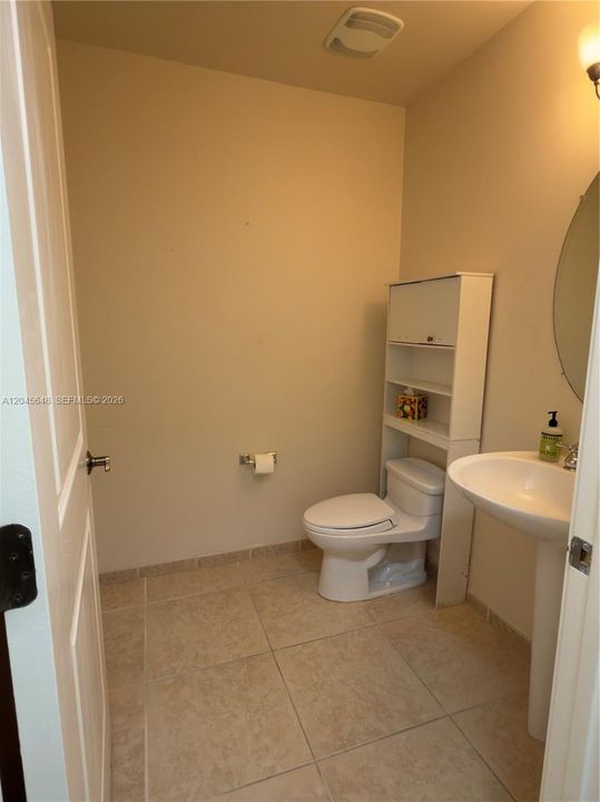 В аренду: $3,900 (2 спален, 2 ванн, 1296 Квадратных фут)