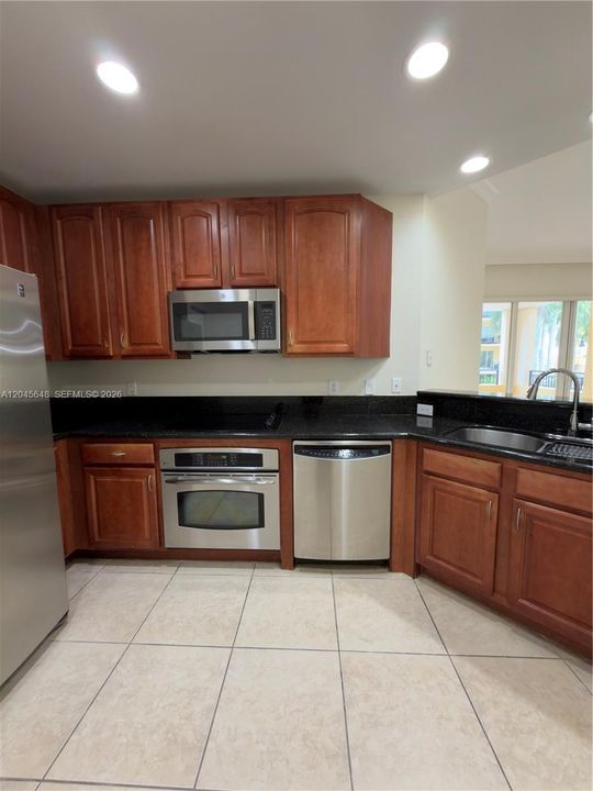 В аренду: $3,900 (2 спален, 2 ванн, 1296 Квадратных фут)