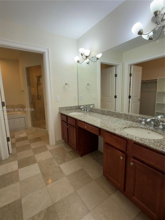В аренду: $3,900 (2 спален, 2 ванн, 1296 Квадратных фут)