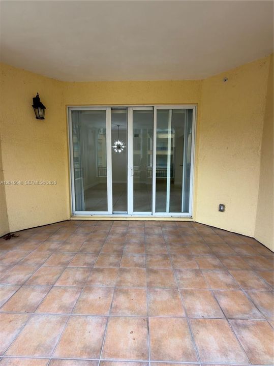 В аренду: $3,900 (2 спален, 2 ванн, 1296 Квадратных фут)