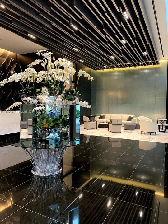 For Sale: $603,000 (1 beds, 1 baths, 937 Square Feet)