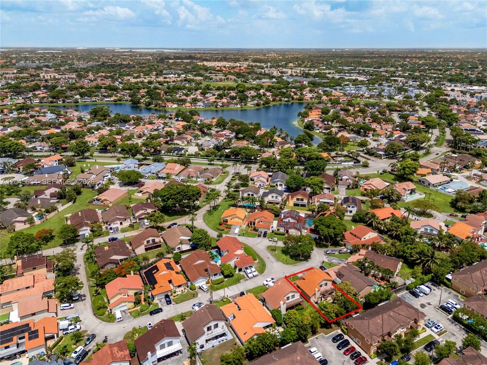 На продажу: $610,000 (2 спален, 2 ванн, 1660 Квадратных фут)