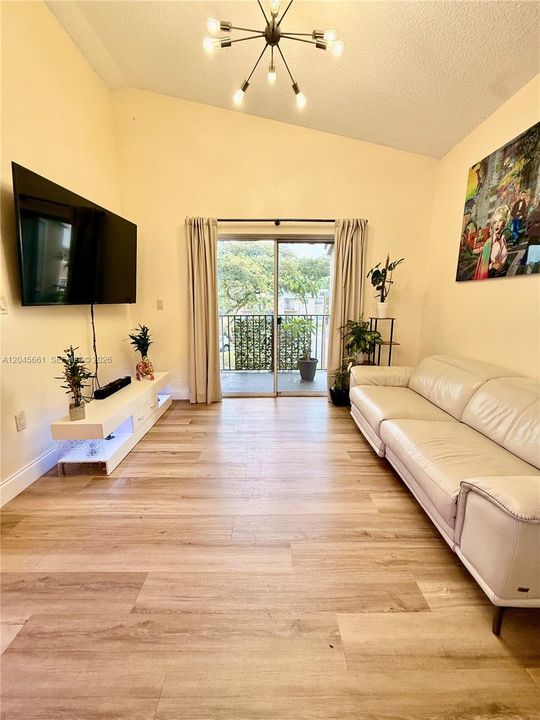 En Venta: $260,000 (2 camas, 2 baños, 854 Pies cuadrados)