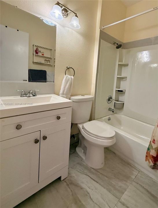 En Venta: $260,000 (2 camas, 2 baños, 854 Pies cuadrados)