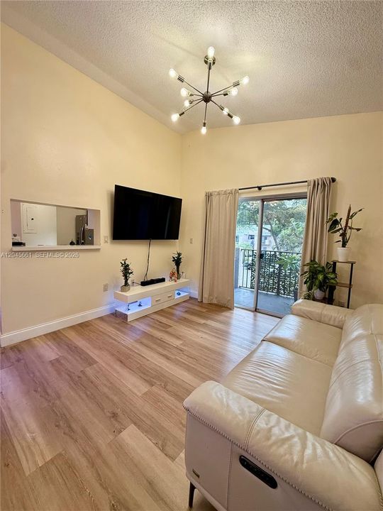 En Venta: $260,000 (2 camas, 2 baños, 854 Pies cuadrados)