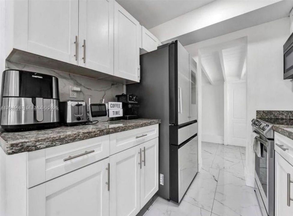 В аренду: $3,150 (3 спален, 2 ванн, 840 Квадратных фут)