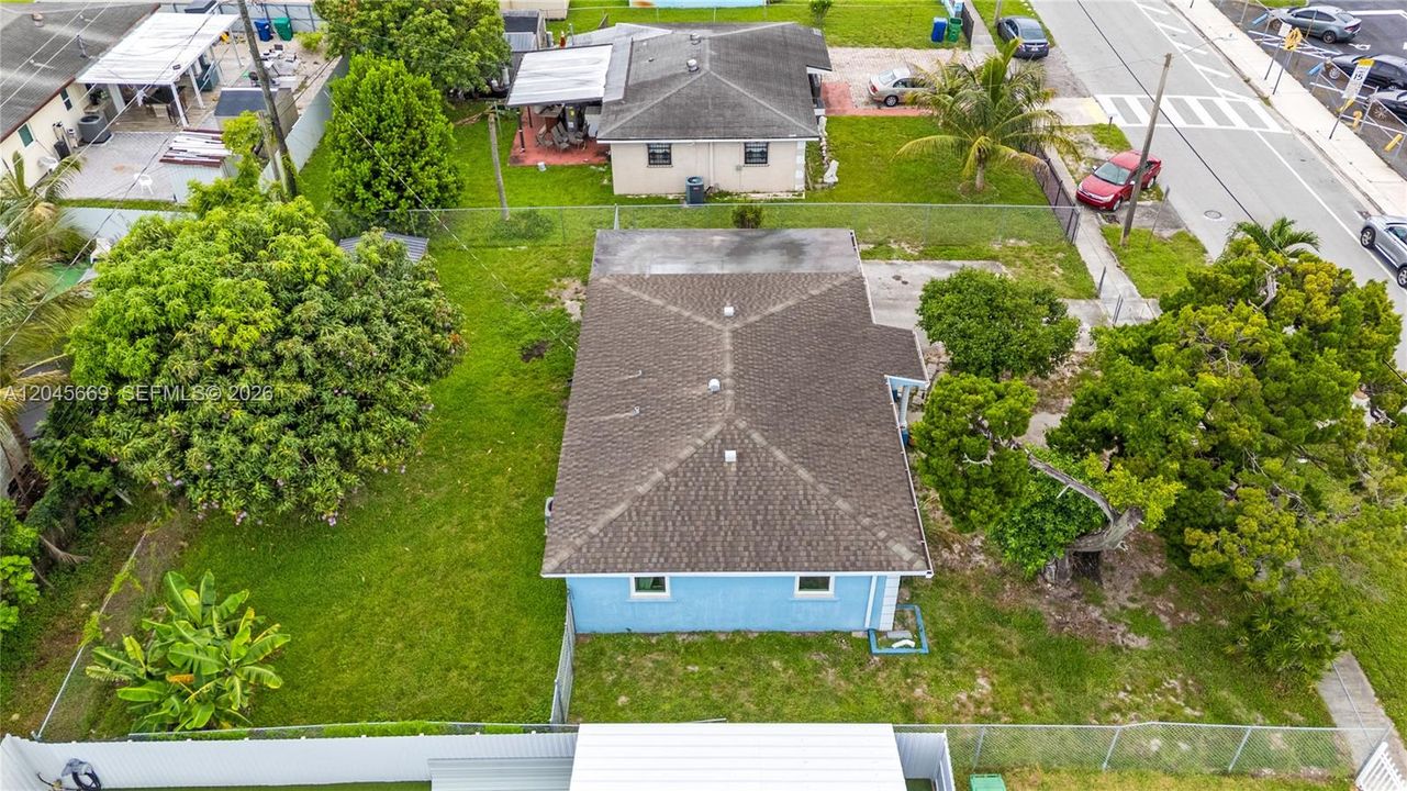 На продажу: $465,000 (3 спален, 1 ванн, 988 Квадратных фут)