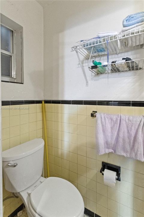 На продажу: $465,000 (3 спален, 1 ванн, 988 Квадратных фут)