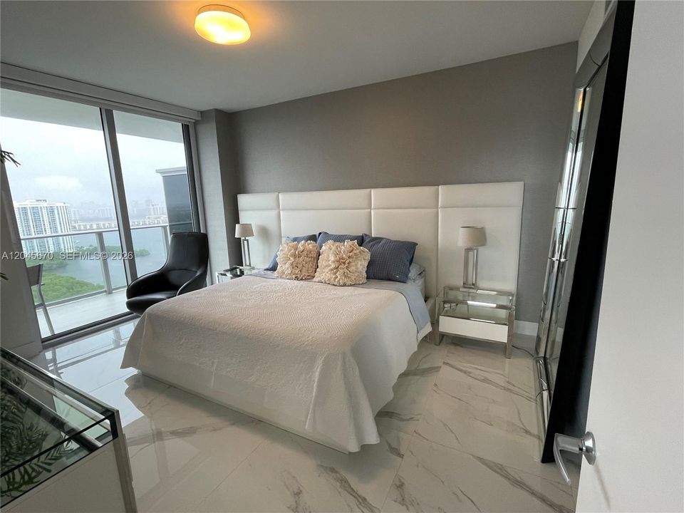 For Rent: $6,500 (3 beds, 3 baths, 1556 Square Feet)