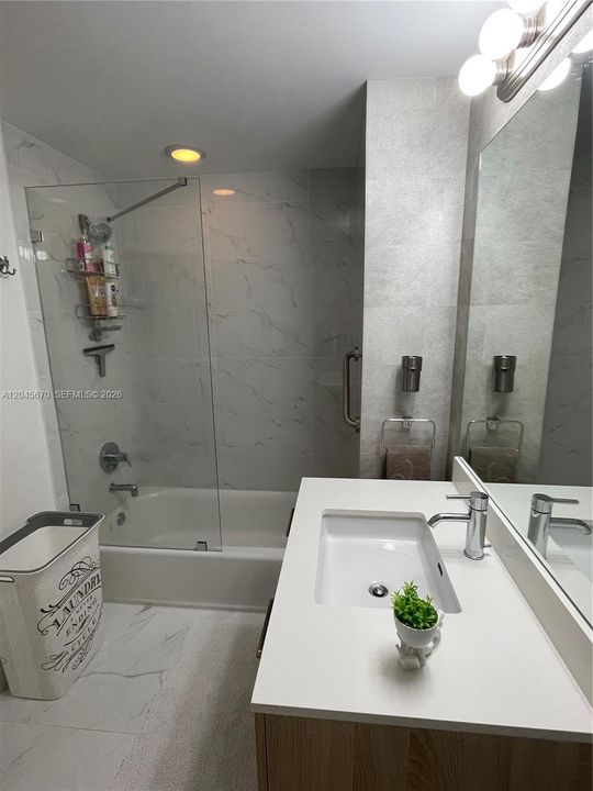 For Rent: $6,500 (3 beds, 3 baths, 1556 Square Feet)