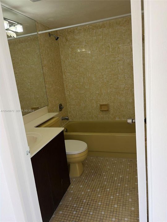 For Rent: $3,000 (2 beds, 2 baths, 920 Square Feet)