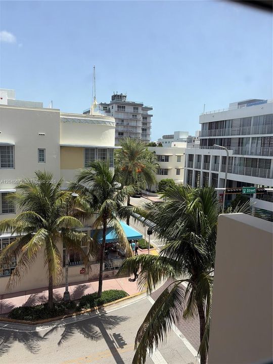 For Rent: $3,000 (2 beds, 2 baths, 920 Square Feet)
