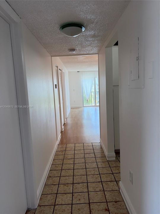 For Rent: $3,000 (2 beds, 2 baths, 920 Square Feet)