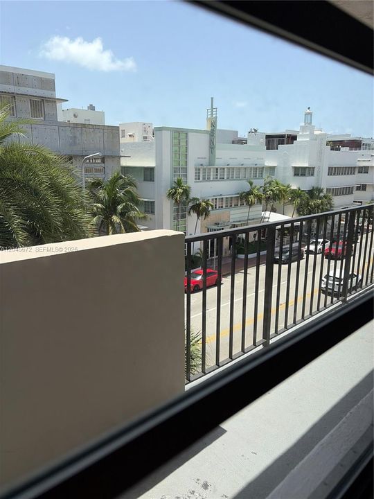 For Rent: $3,000 (2 beds, 2 baths, 920 Square Feet)