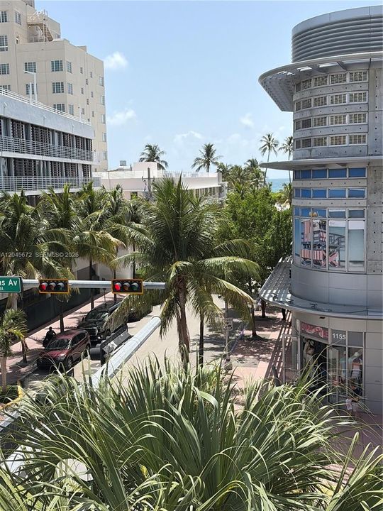 For Rent: $3,000 (2 beds, 2 baths, 920 Square Feet)