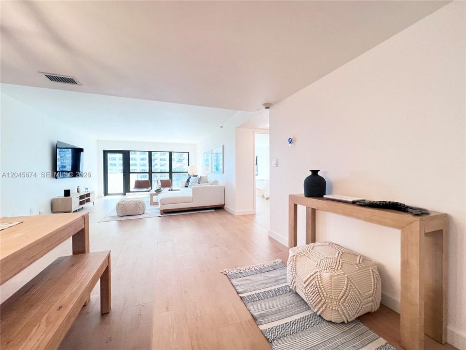 В аренду: $6,000 (2 спален, 2 ванн, 1400 Квадратных фут)