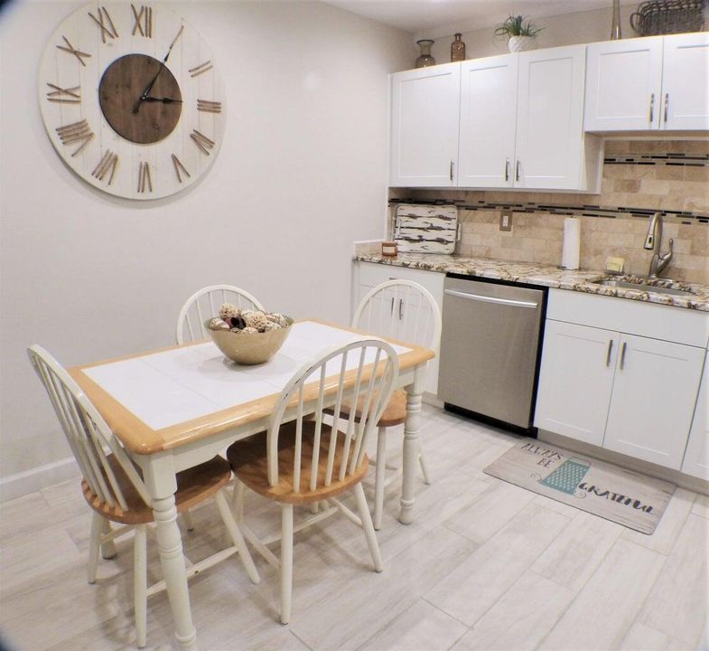 Eat-in kitchen