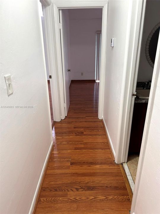 В аренду: $2,400 (2 спален, 1 ванн, 1018 Квадратных фут)