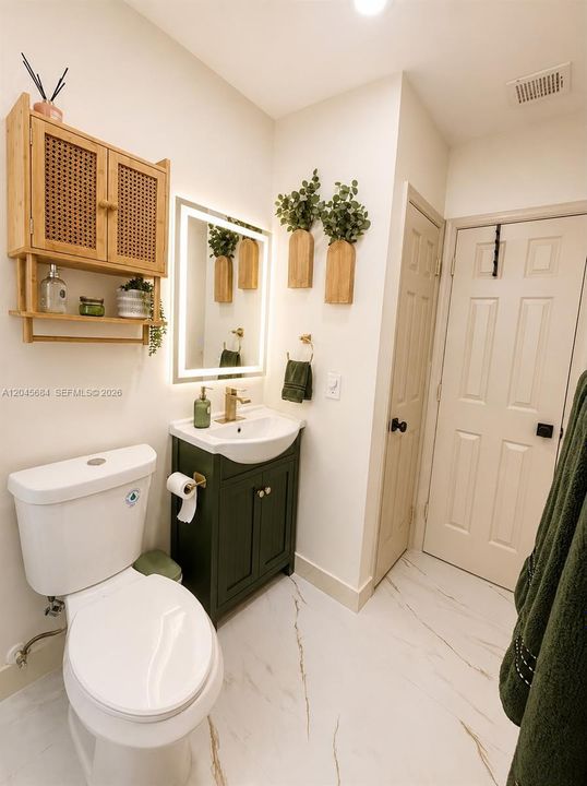 For Rent: $4,200 (3 beds, 2 baths, 1234 Square Feet)