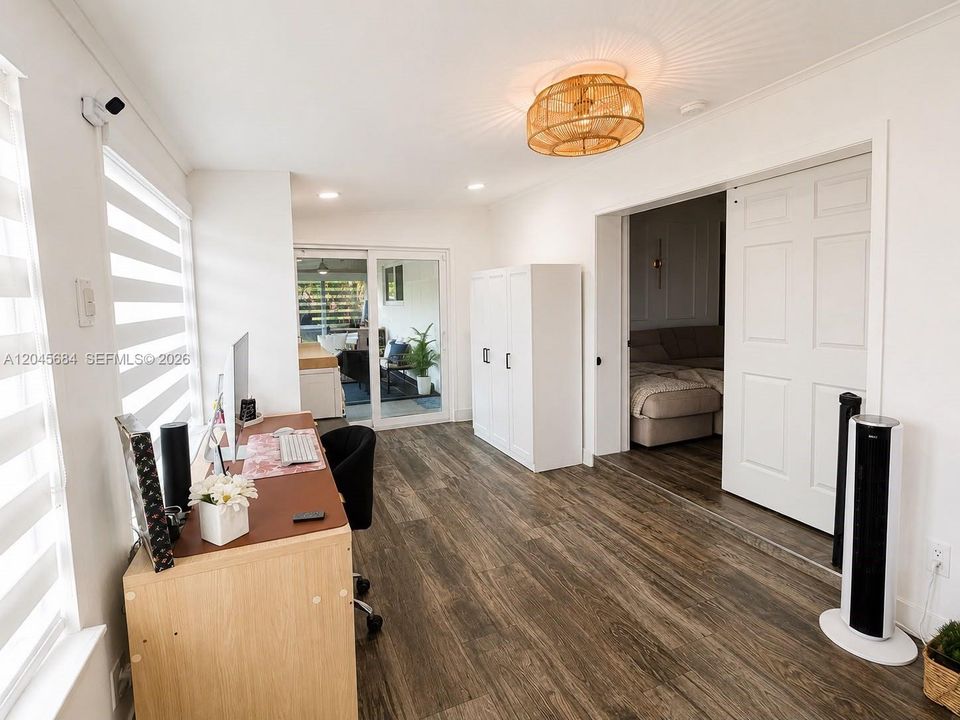 For Rent: $4,200 (3 beds, 2 baths, 1234 Square Feet)