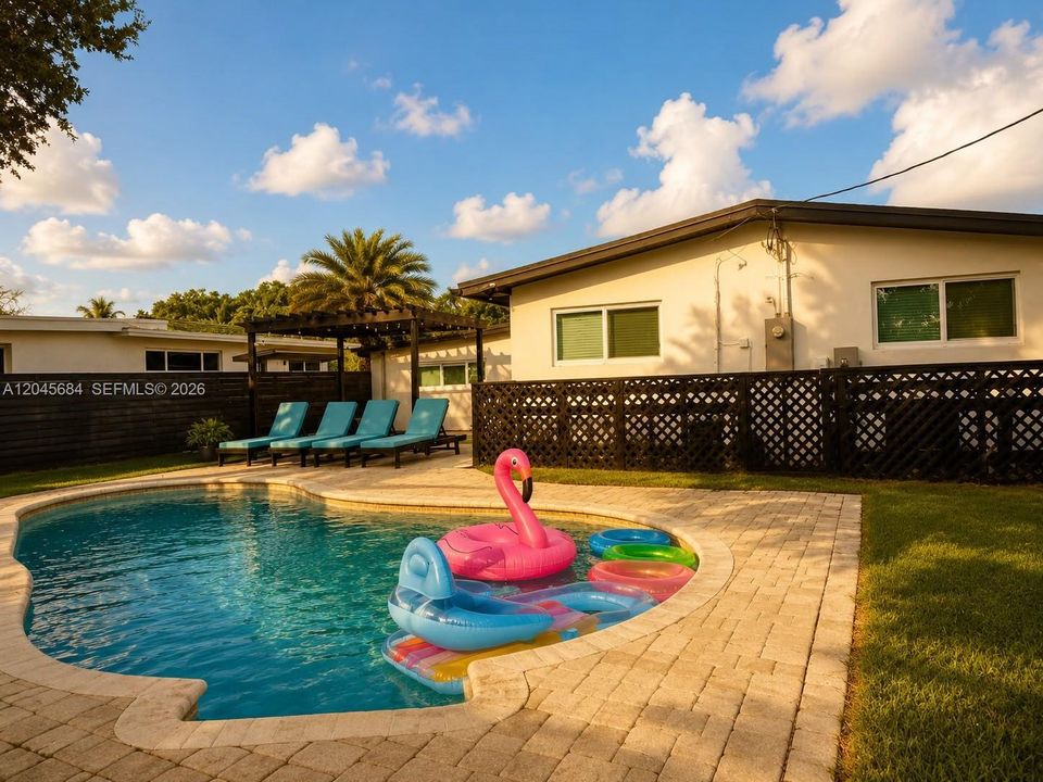 For Rent: $4,200 (3 beds, 2 baths, 1234 Square Feet)