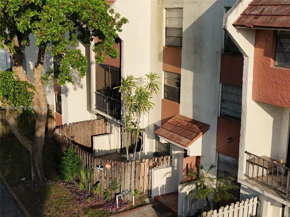 На продажу: $135,000 (2 спален, 2 ванн, 1003 Квадратных фут)