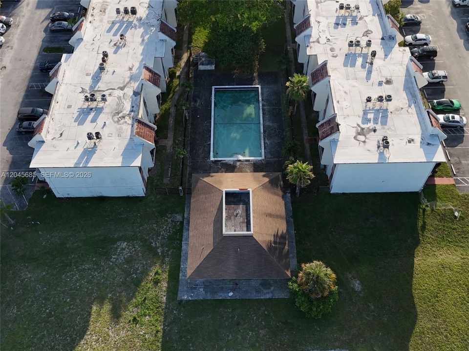 На продажу: $135,000 (2 спален, 2 ванн, 1003 Квадратных фут)