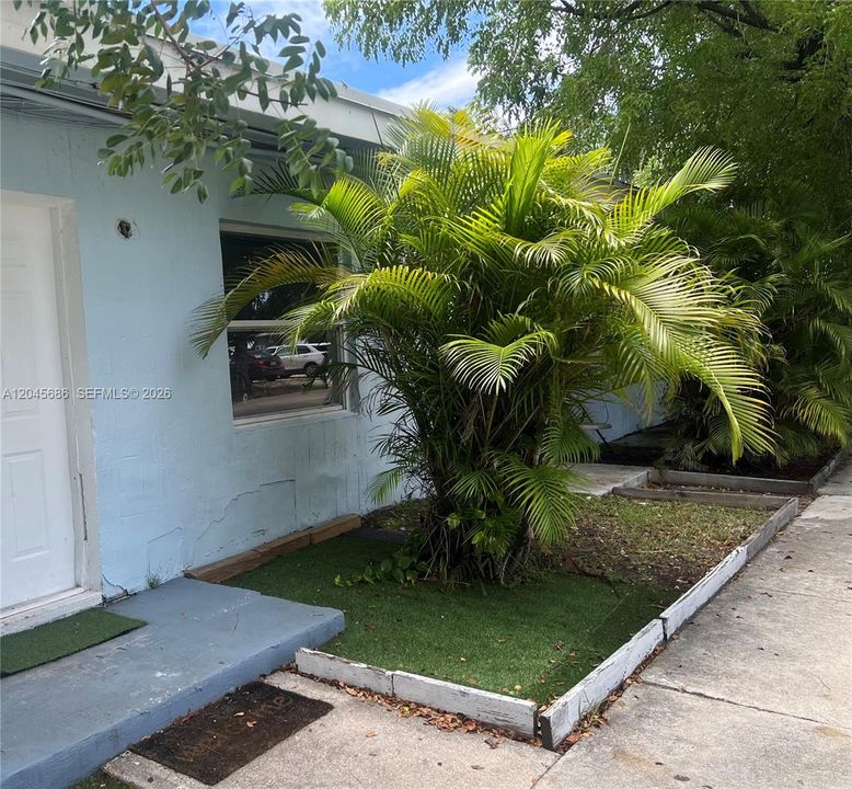 For Rent: $1,449 (0 beds, 1 baths, 300 Square Feet)