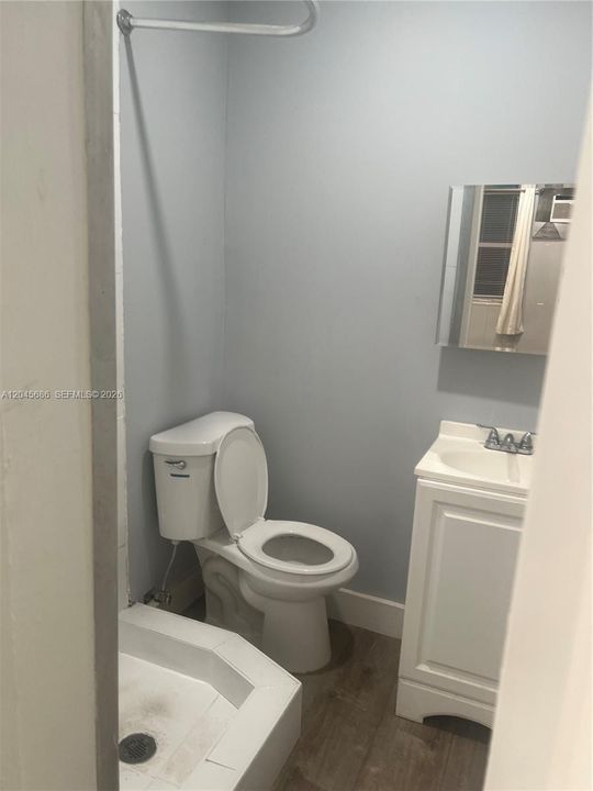 For Rent: $1,449 (0 beds, 1 baths, 300 Square Feet)