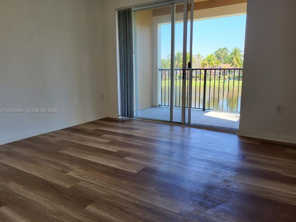 В аренду: $1,750 (1 спален, 1 ванн, 691 Квадратных фут)